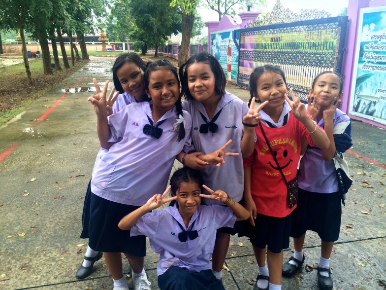 Smiling TEFL students in Thailand