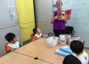 i-to-i TEFL graduate Emina Dedic teaches her class in Seoul, South Korea