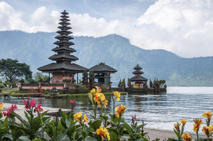 Pura Ulun Danu temple. Indonesia.