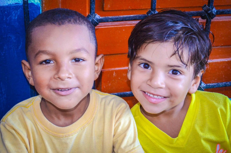 Smiling faces of Colombian TEFL students