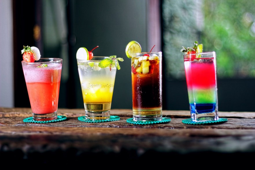 Cocktails, TEFL, bar