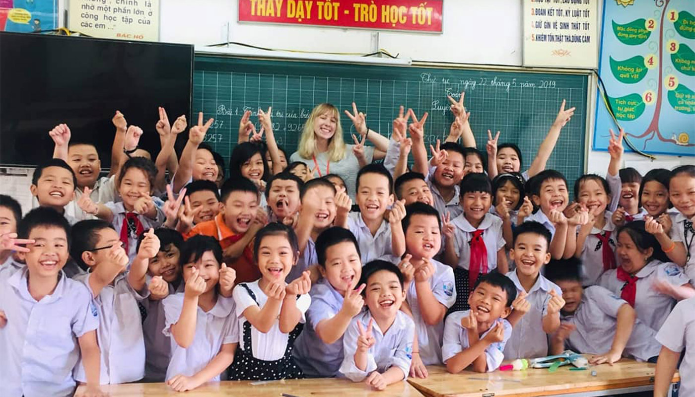 TEFL teacher with Vietnamese class