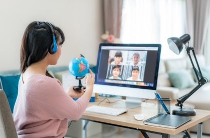 TEFL teacher teaching English online