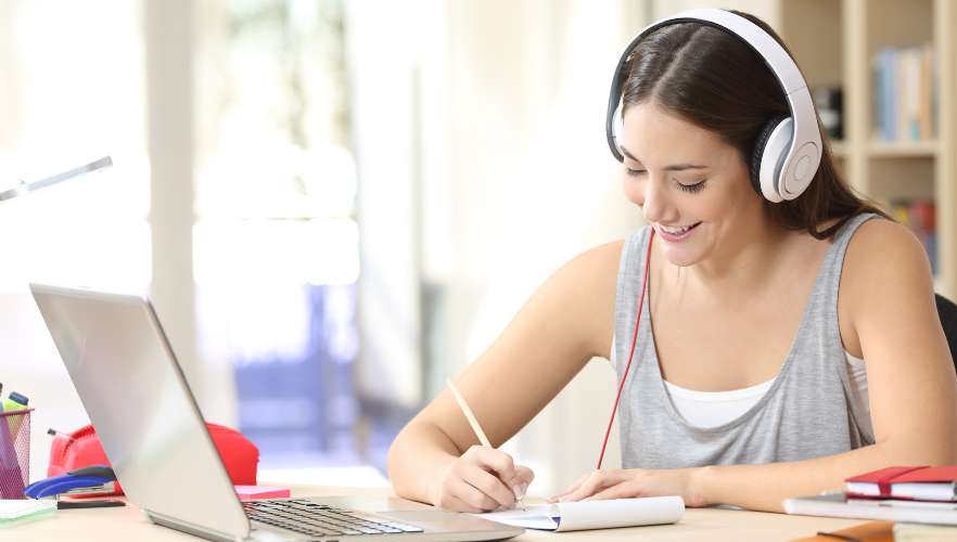 woman working on her online course